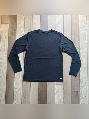 Vuori Men’s Classic Long-Sleeve Crew Neck Shirt - Navy